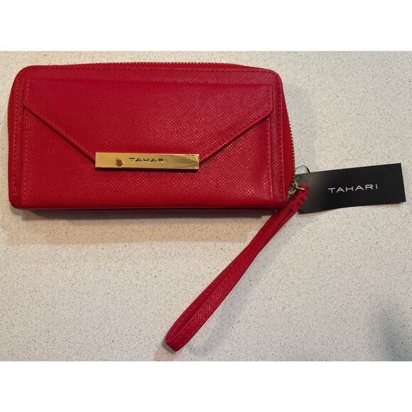 NWT Tahari Front Pocket Red Organizer Zip Around Wallet/Wristlet Retail $60 New - Picture 2 of 8